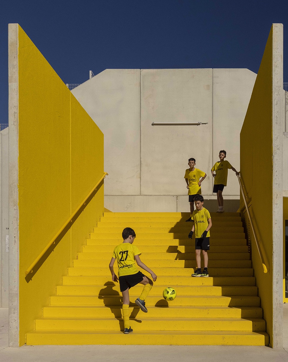 grandstands,grandstanding