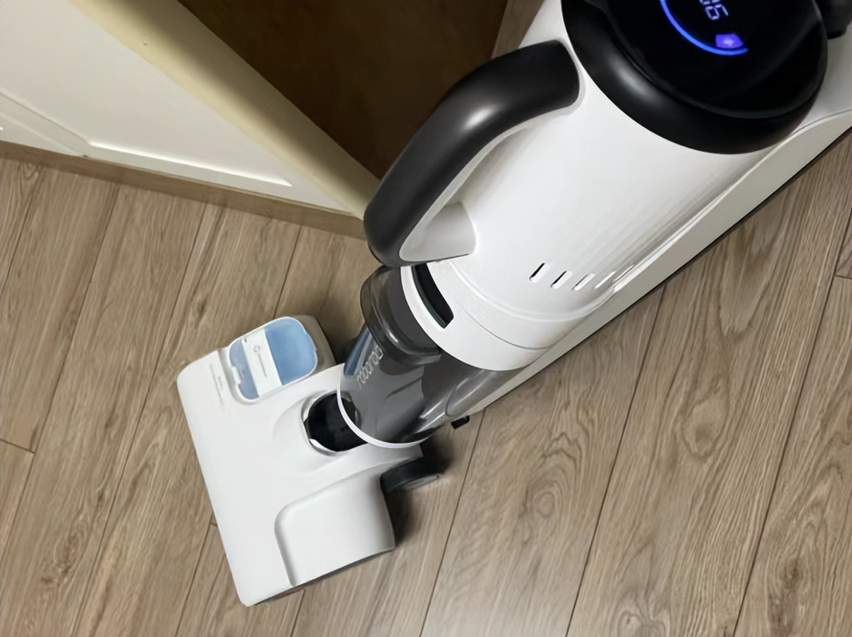 如何正确挑选到优质的洗地机,添可洗地机和石头洗地机哪个好