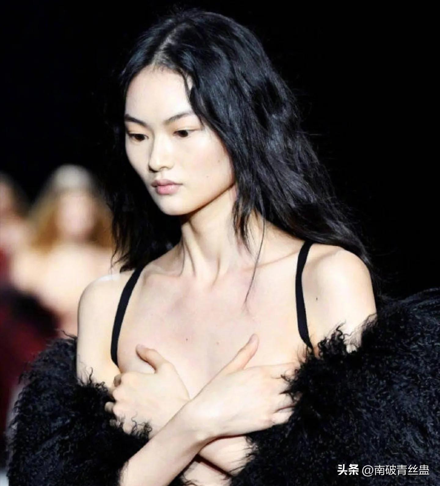 开裆裤,裸胸装,今年高奢大秀一个比一个奇葩,暴露就是时尚?