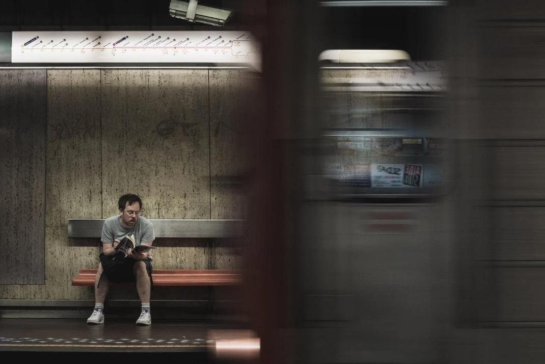 心理学:探讨身体动作经验对肢体动词语义加工的影响