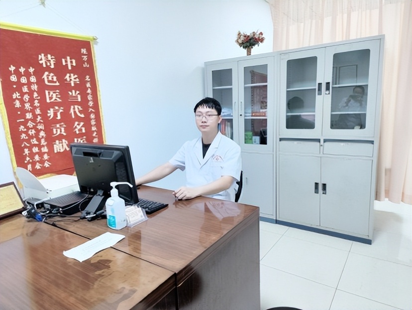 对话经开区医保定点医疗机构北京复兴博爱眼科中心院长朱刚、北京荣华中西医结合医院院长林智良