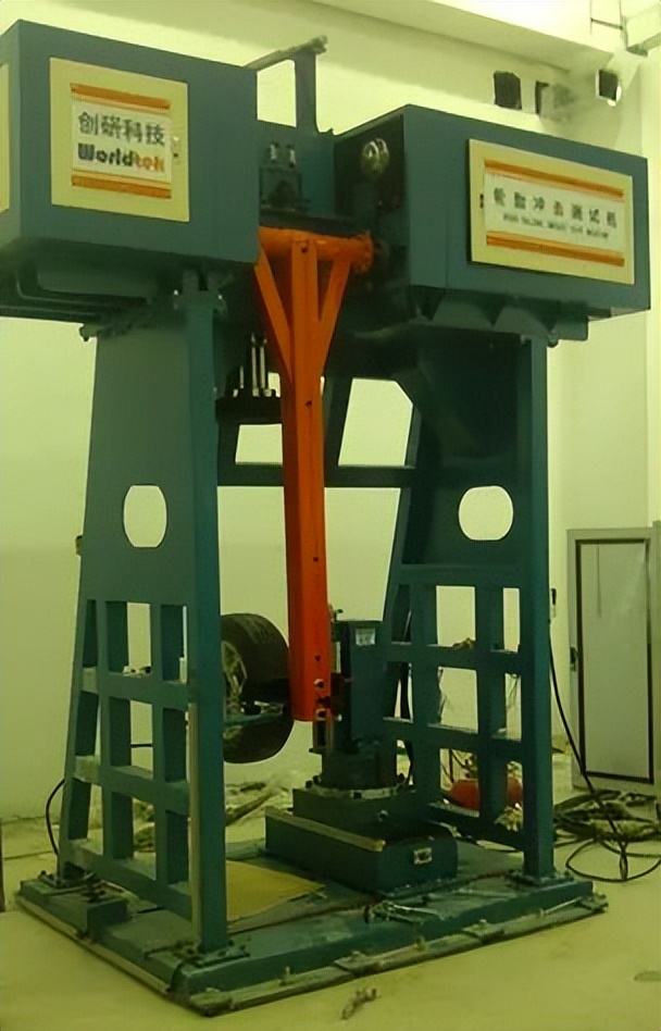 一个轮胎鼓包四个轮胎都要换吗,轮胎有鼓包需要更换轮胎吗