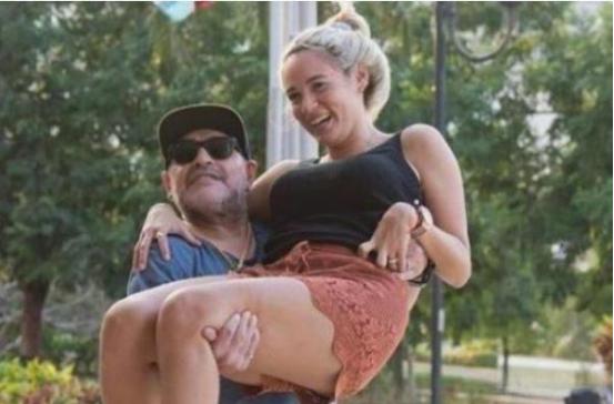 球王马拉多纳历任女友,球王马拉多纳的一生