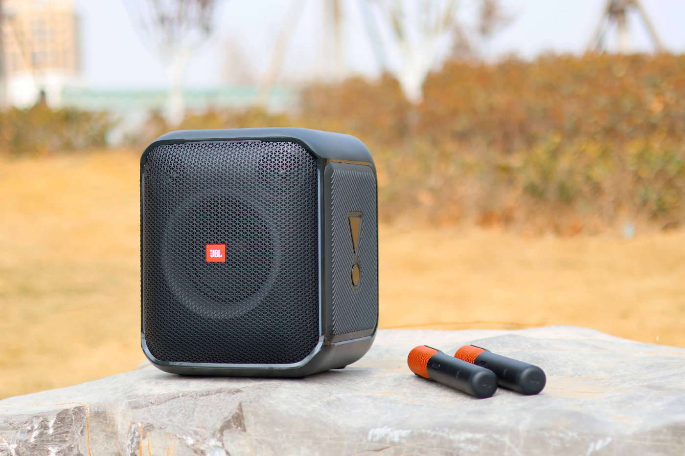 jbl欢唱版音箱评测,无线蓝牙双话筒音箱