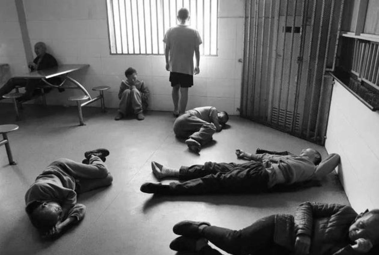 1973年美国精神病实验：8个正常人进精神病院，7个变成了真疯子