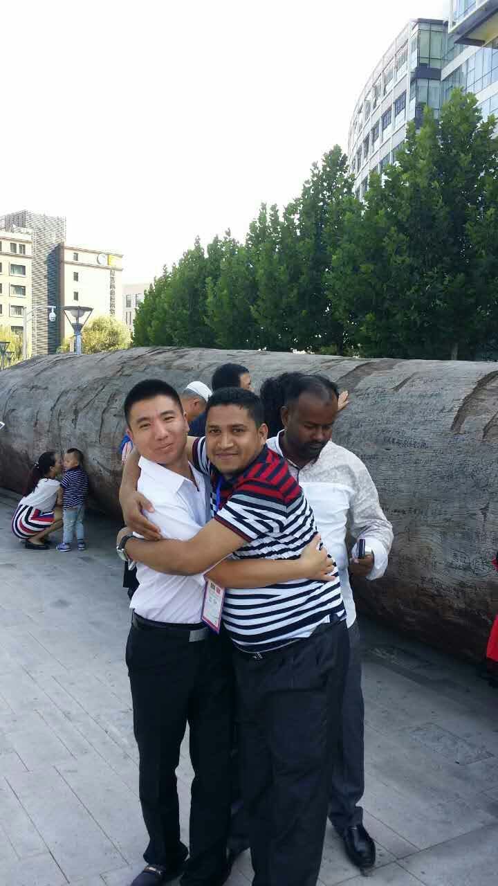 从绵阳、西安、南充、宁波，再到深圳创业，最终与美业老板娘牵手