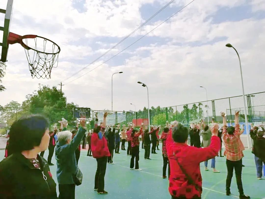 大运会点燃火炬的视频,大运为城市添活力