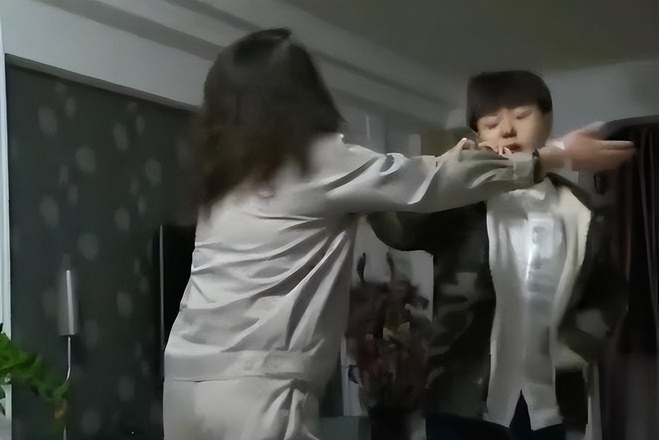 辽宁富养女：一顿早饭300块，名牌鞋穿三次就扔，视爸妈为提款机