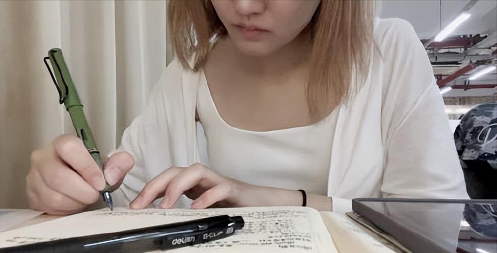 陪酒女也能当硕士？一个“黄谣”验证了人性究竟有多险恶