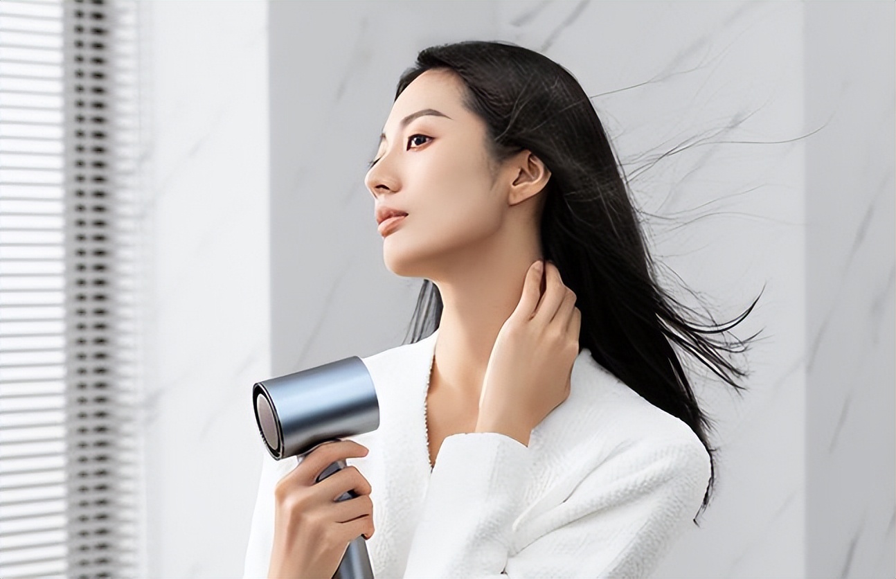 为啥买那么贵的吹风机,戴森和松下吹风机指南