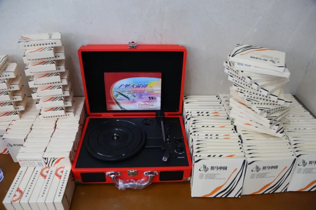 廿二风雨征程，致敬无冕之王——第二十二届记者节市集活动上，成都音像出版社展现变迁历程