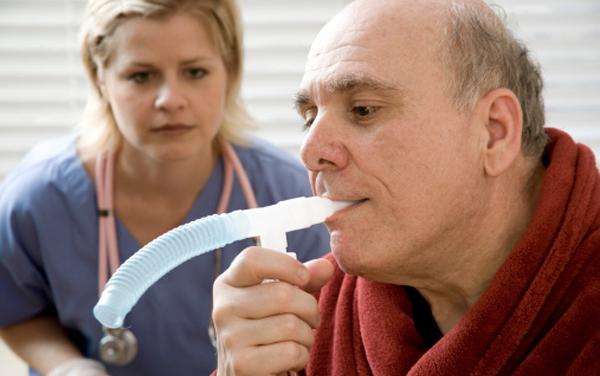 控制哮喘急性发作症状的药物首选,儿童哮喘急性发作紧急处理