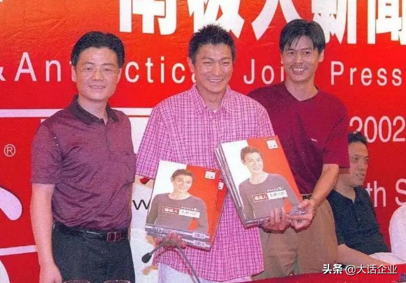 衣服全是“假货”？继“南极人”后，这4家品牌也靠卖吊牌赚钱了