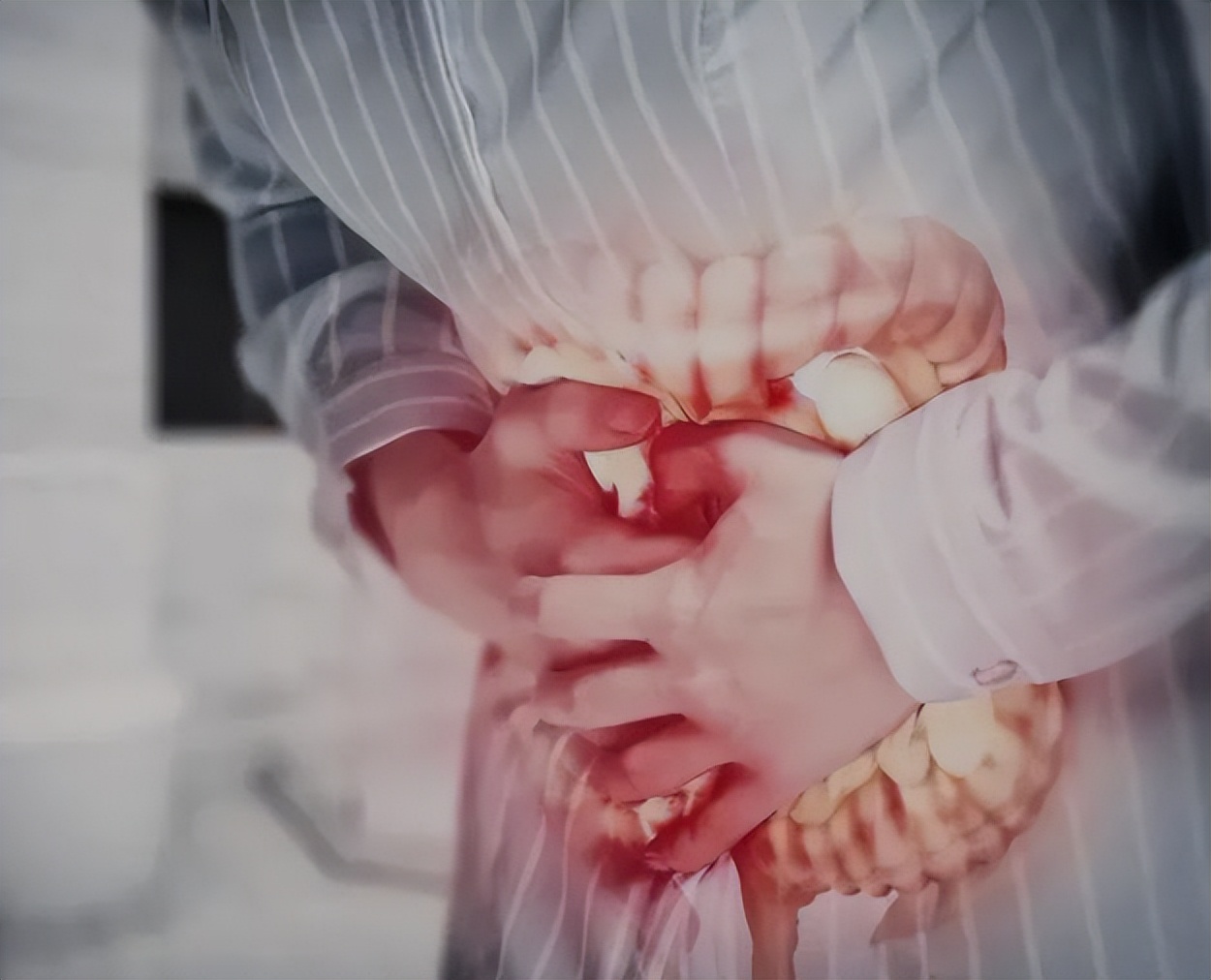 耳朵里面发痒一掏就出水怎么治疗,耳朵经常发痒但是什么都抠不出来