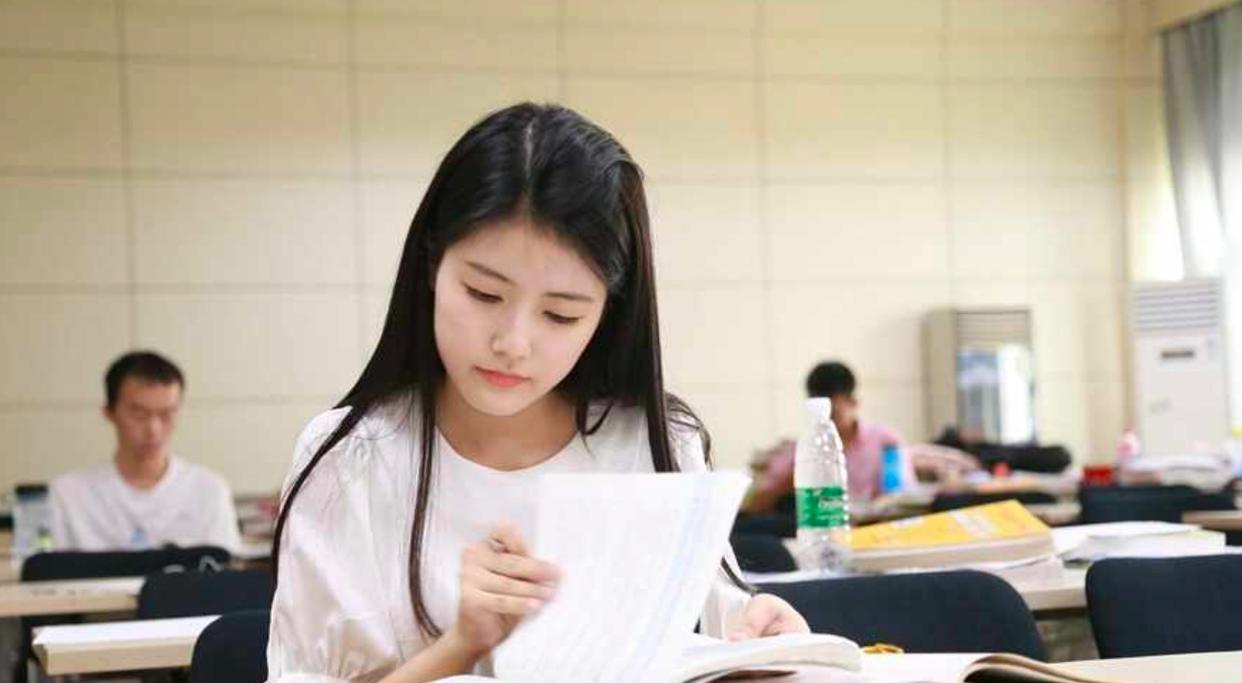 大龄生一边读研一边兼职赚钱养家,女学霸边读研边兼职3年赚一万