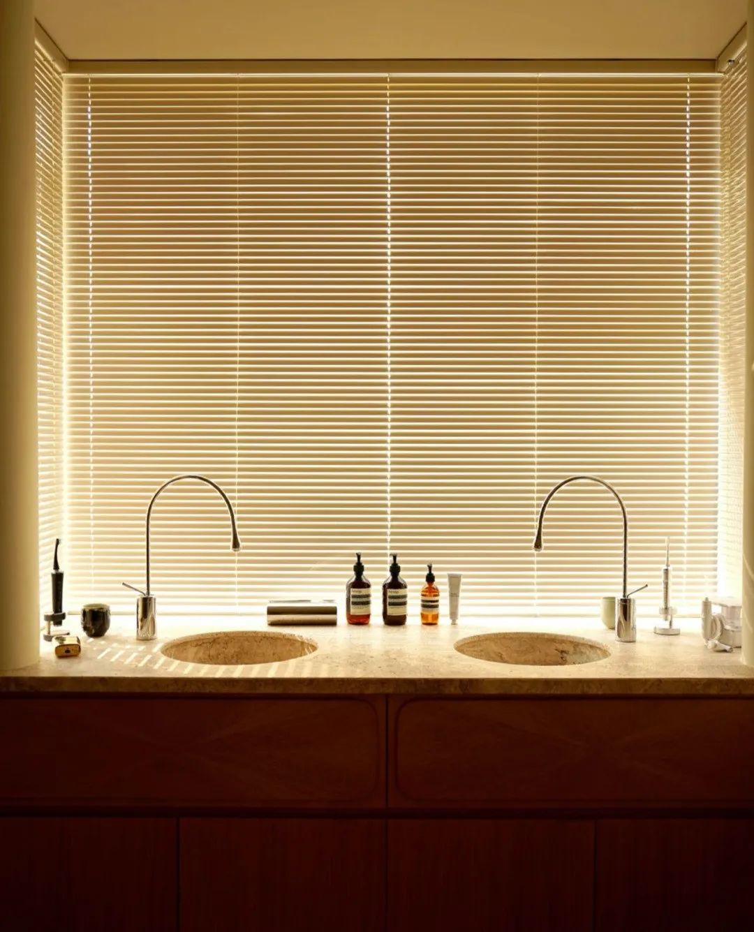 北京夫妻花光积蓄把225㎡改成一居:不要孩子、折腾房子,好任性