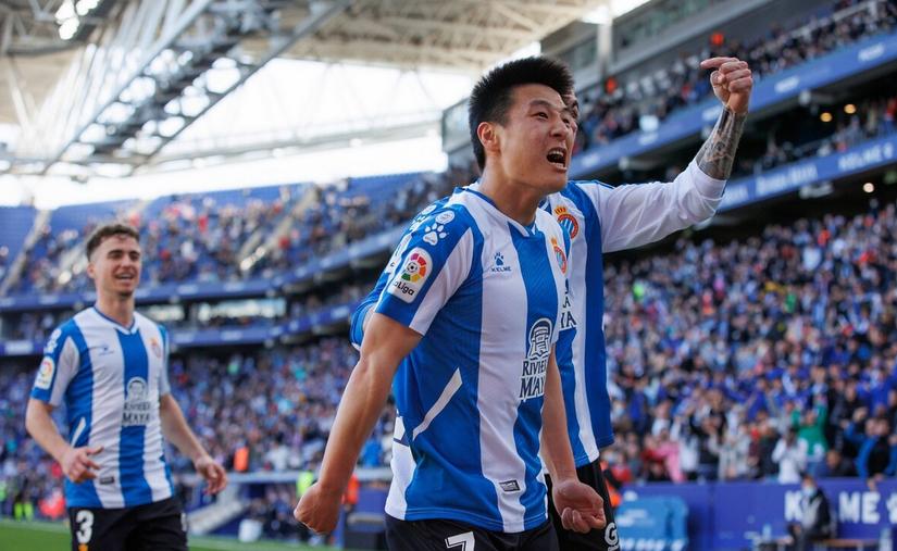 西班牙留洋三年内加盟职业梯队,18岁国青小将开启留洋新路线