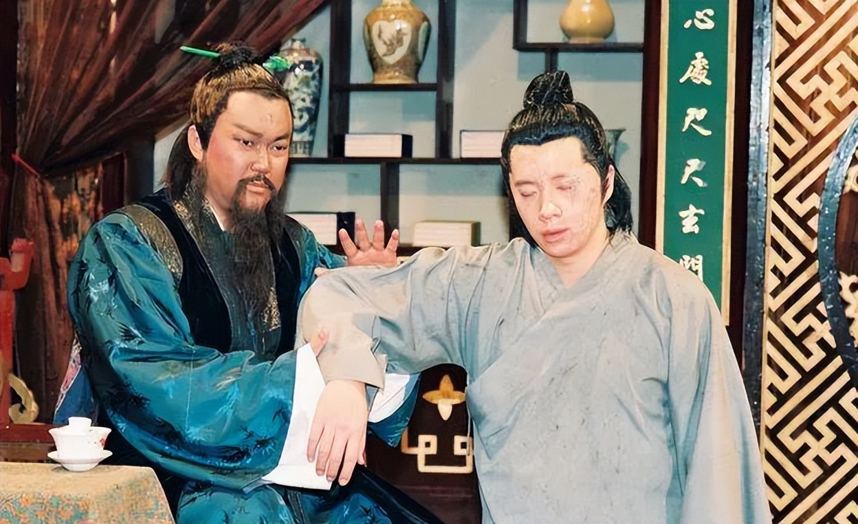 难以超越的13个经典角色,新旧对比15位毁经典的辣眼睛角色