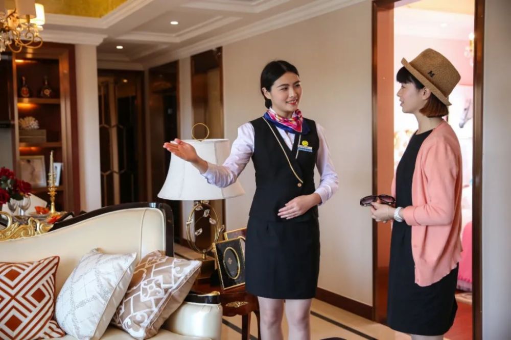 “三最”住区提品质，新鸥鹏文教服获“中国物业百强”TOP26