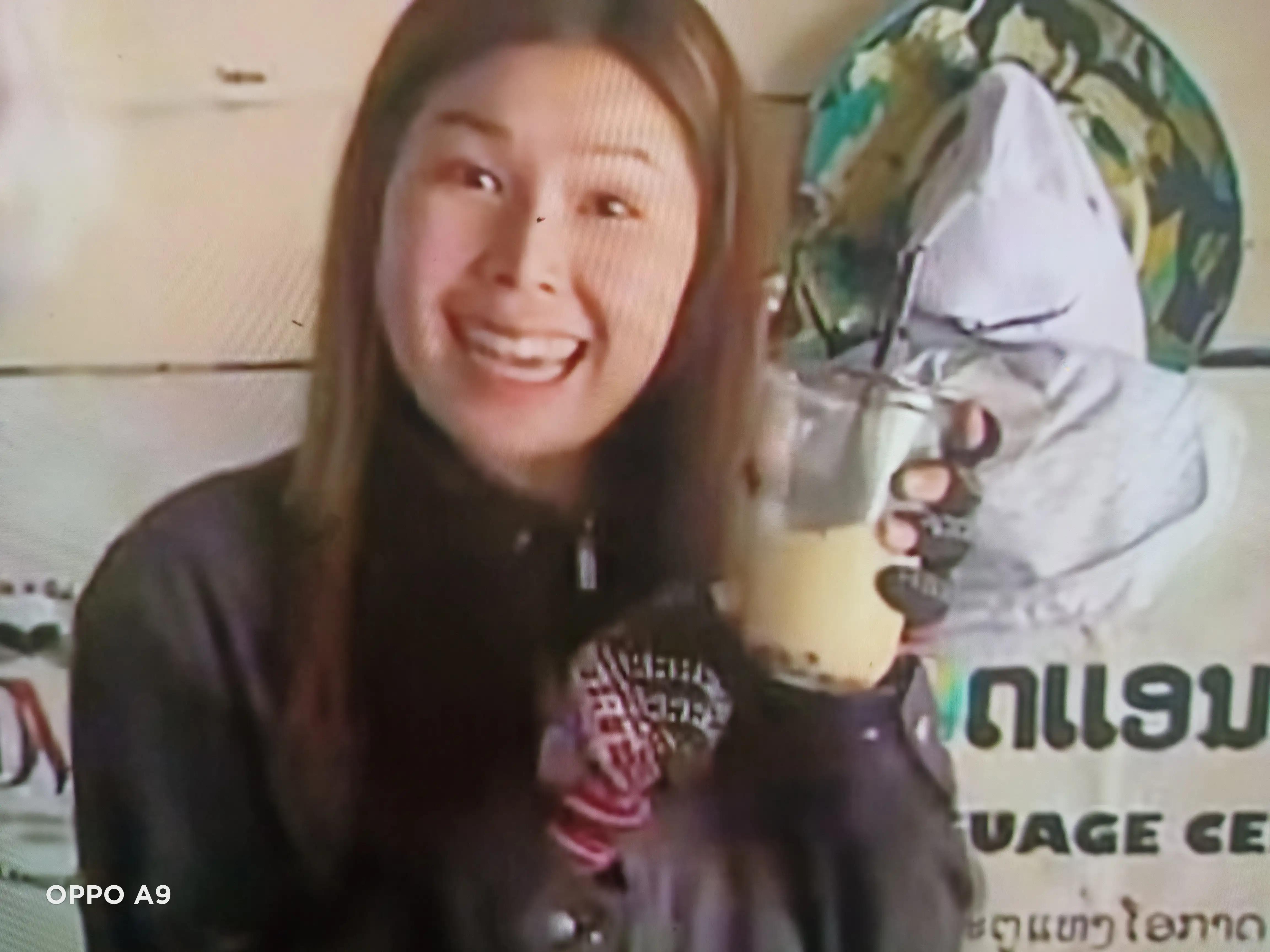 愿哈哈镜下的老挝姑娘丽拉，婚姻幸福，生意兴隆