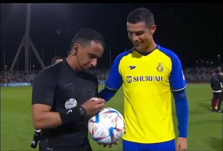 c罗帽子戏法和梅西大四喜同一天,c罗进球莱万大四喜多特4:1皇马