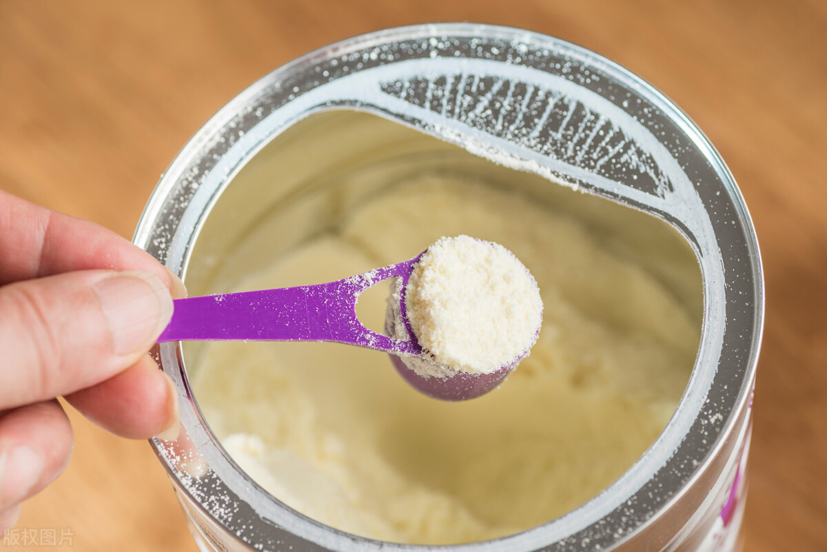 11个月宝宝换奶粉的正确转换方法,给宝宝换奶粉要注意的几个事项