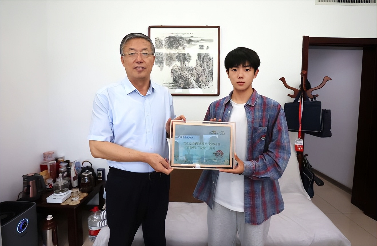 韩国女网红弹钢琴的视频,韩国网红女主播