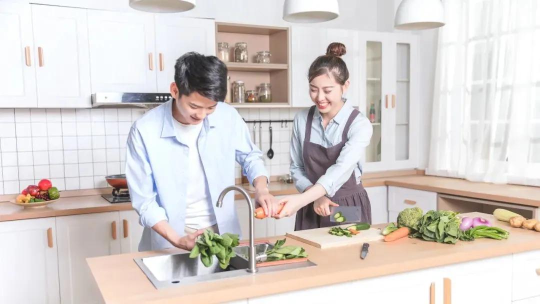 老公不理解自己很痛苦,老公总是偏向我不理解怎么办