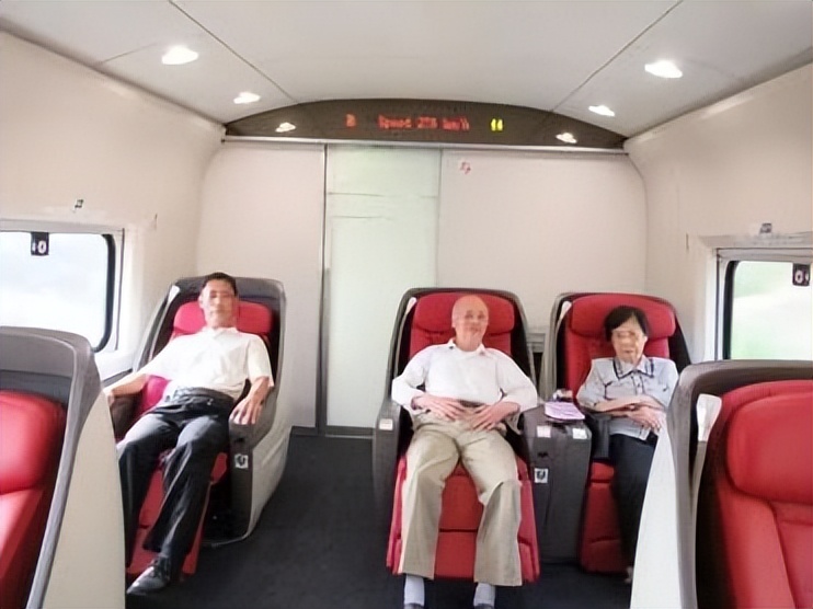 铁 路 情 缘 作者：铁二代 卢州