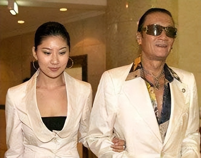 成龙谢贤向华强,谢贤李小龙谁大