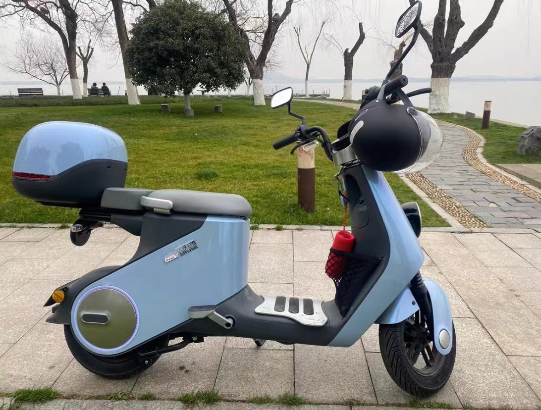 绿源液冷电动车inno9续航测评,绿源INNO9电动车