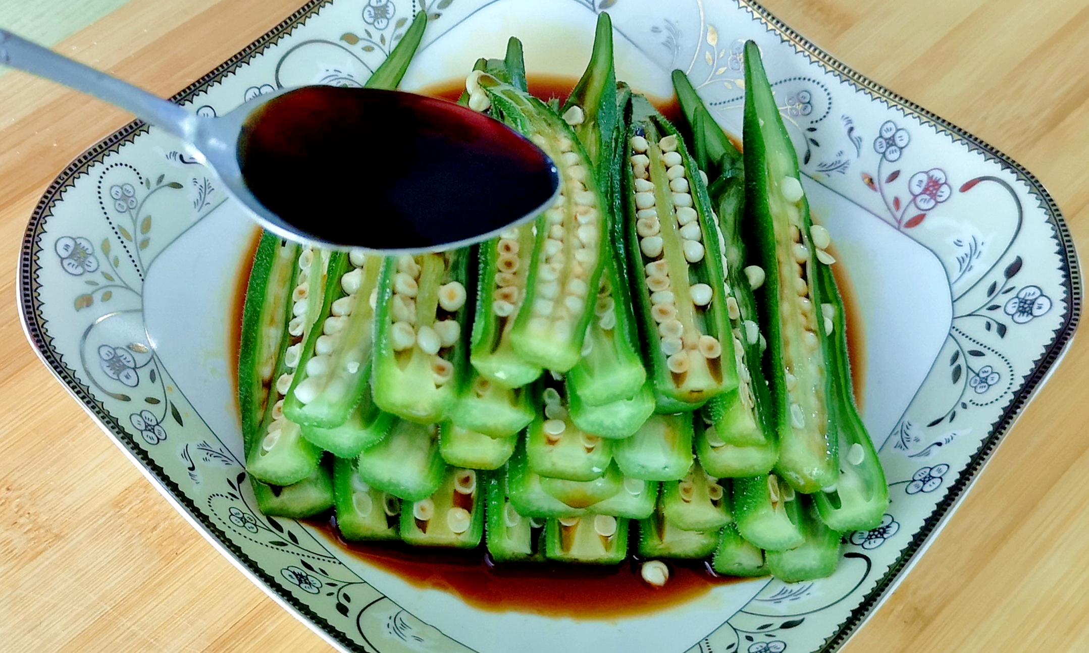 建议中老年人多吃高叶酸食物,补充叶酸需要吃什么绿叶蔬菜