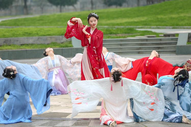 青花瓷与中华文化关系,青花瓷了解中国文化