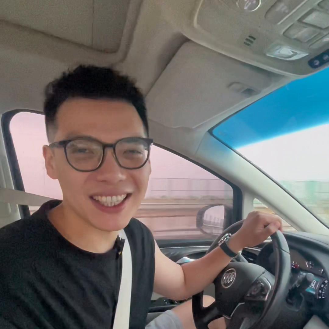 一个不会验车况的二手车搬运工,专注硬派越野的二手车搬运工