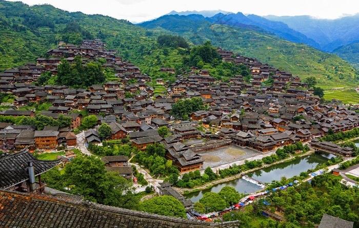 贵州千户苗寨大妈跳舞,贵州千户苗寨真实视频