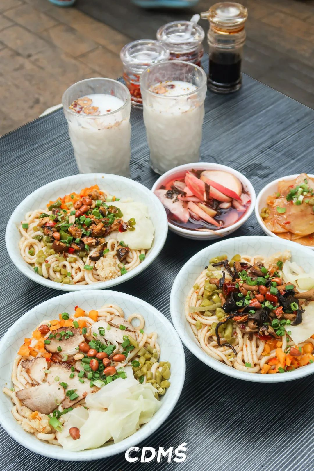 嗦粉成都美食,成都美食嗦粉