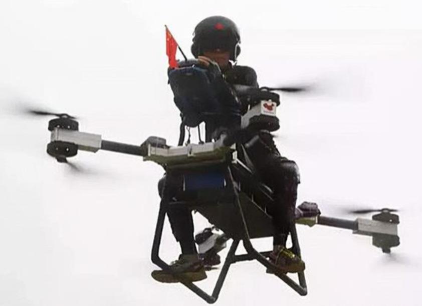 湖南农民试飞1564次成功上天，今成立公司，研发民用“飞天摩托”