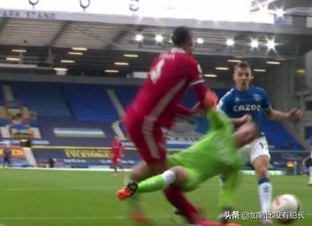 亲历两期银河战舰的拉莫斯与利物浦复兴基石的范戴克，你中意谁？