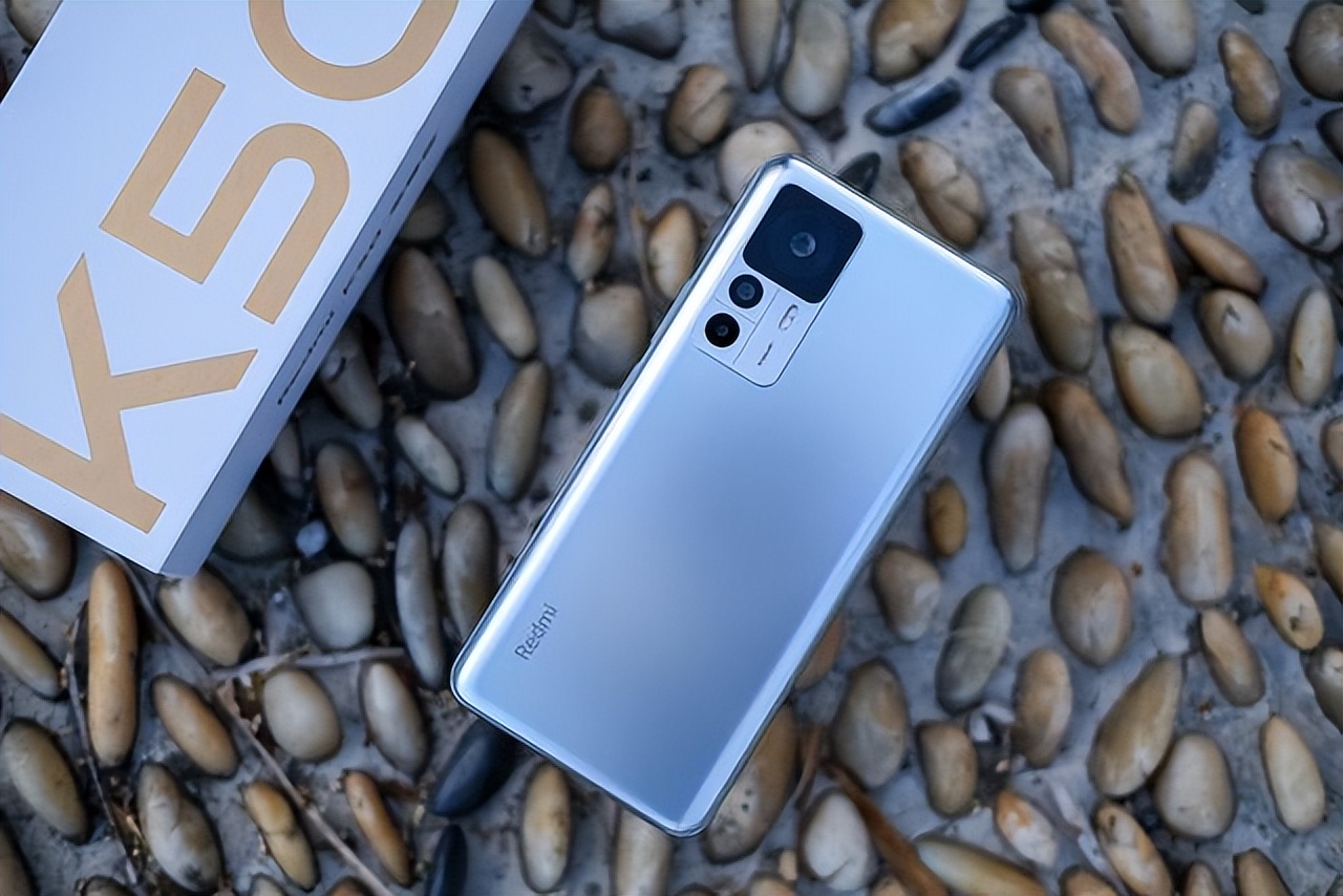 买手机建议“一步到位”：目前这5款手机很优秀，用三五年无压力