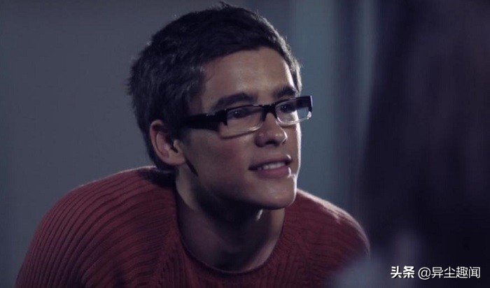 沉睡魔咒的王子其实是澳洲的阳光小鲜肉!他曾演出加勒比海盗