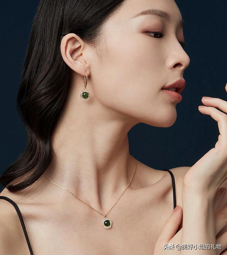 母亲节礼物项链黄金推荐,母亲节礼物排行榜前十名黄金饰品