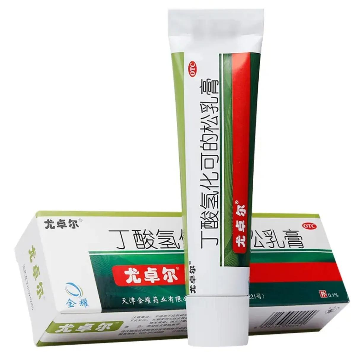 婴儿脸上红色块状湿疹用什么药,婴儿湿疹抹药了还能抹霜吗