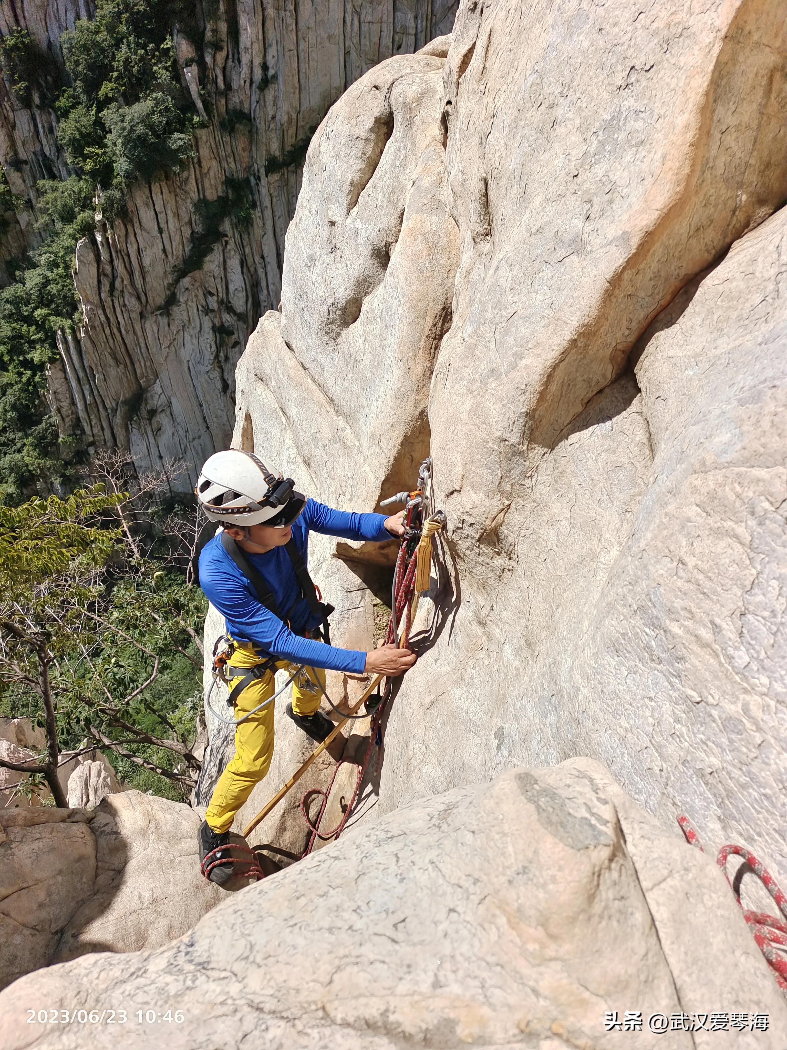 嵩山鱼道鱼脊线全景,嵩山虎头崖攀爬