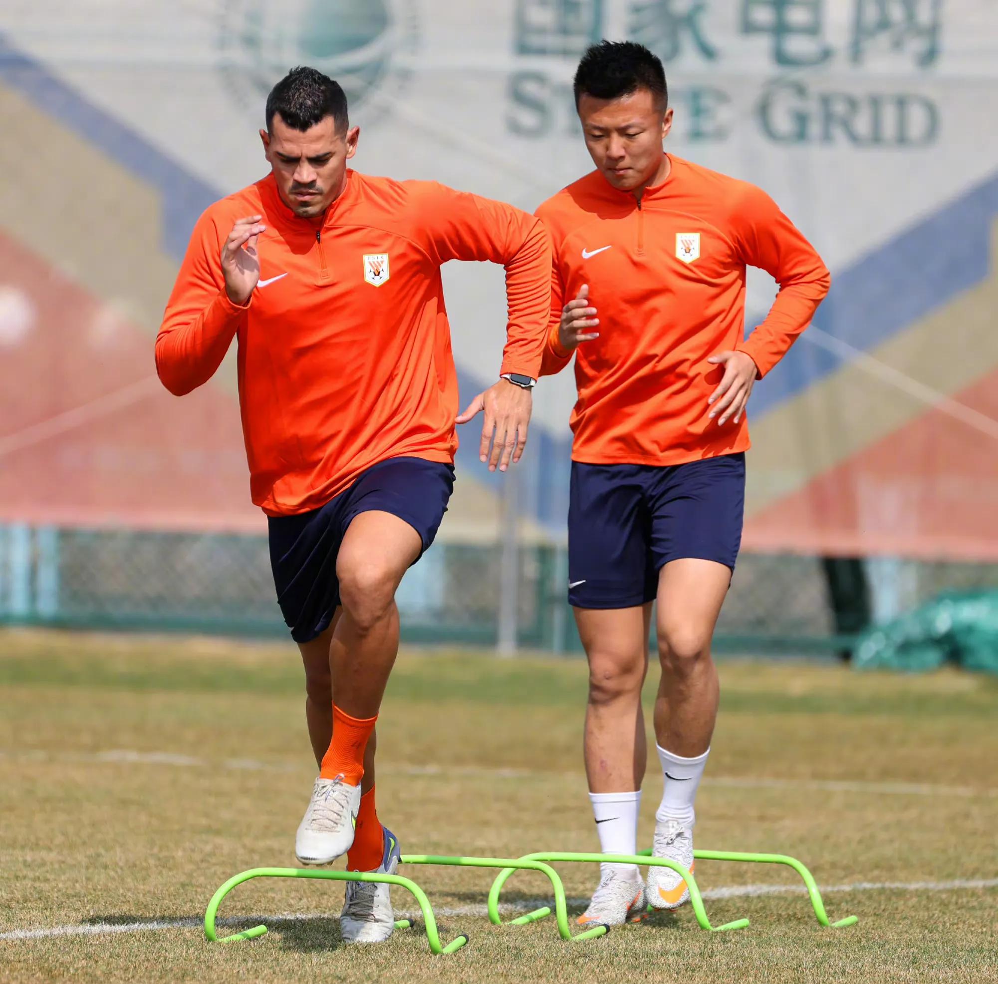 泰山队新赛季观察，腰软锋无力，边路过剩后防存在隐忧