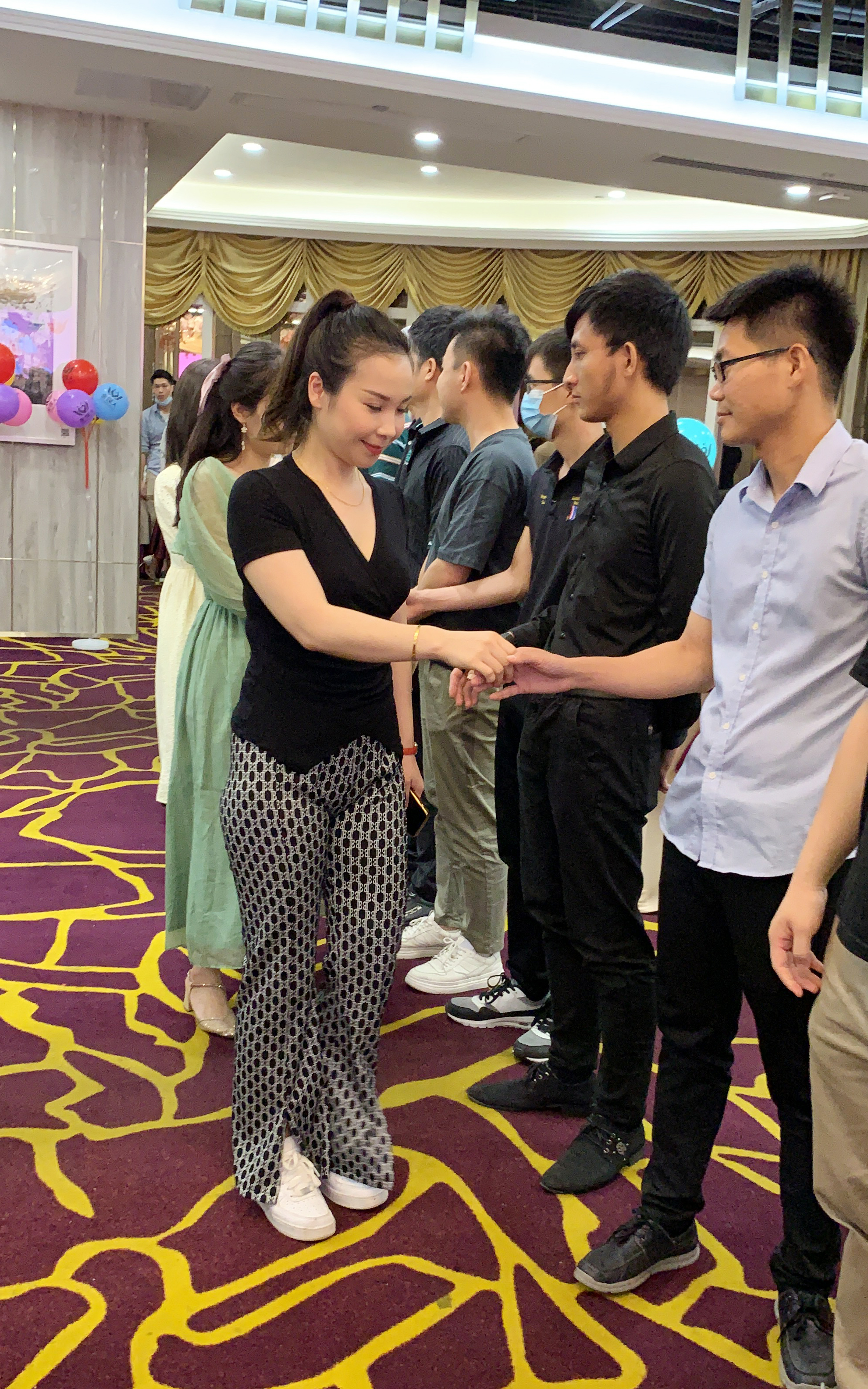 单身女性相亲交友,单身女人交友要慎重