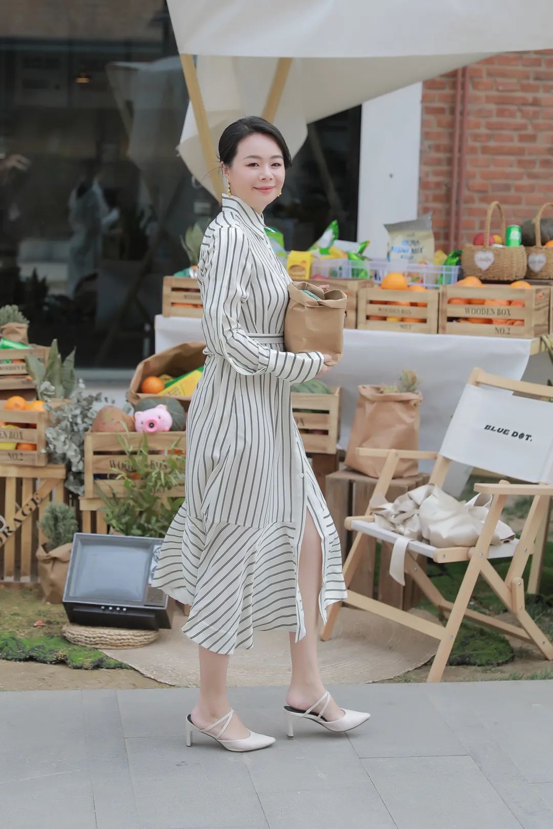 孟晚舟穿的白色连衣裙是什么品牌,孟晚舟同款连衣裙大码