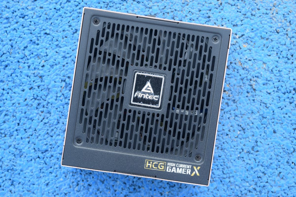 面向高端玩家、可一键超频至6400的技嘉AORUSRGBDDR56000内存条