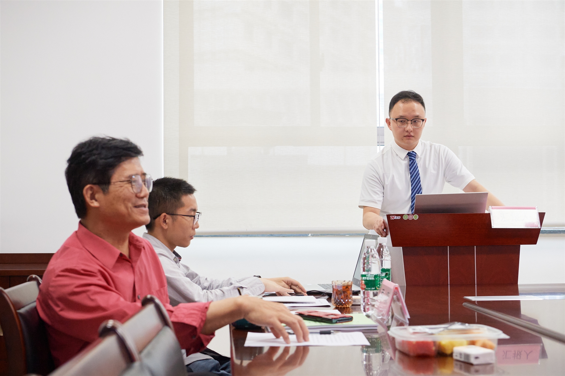 研究生毕业论文答辩的范文,临床研究生毕业论文答辩视频讲解