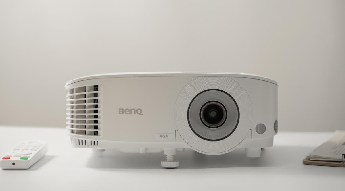 明基mx560投影仪怎么连接电脑,明基mx560投影仪距离地面要多高