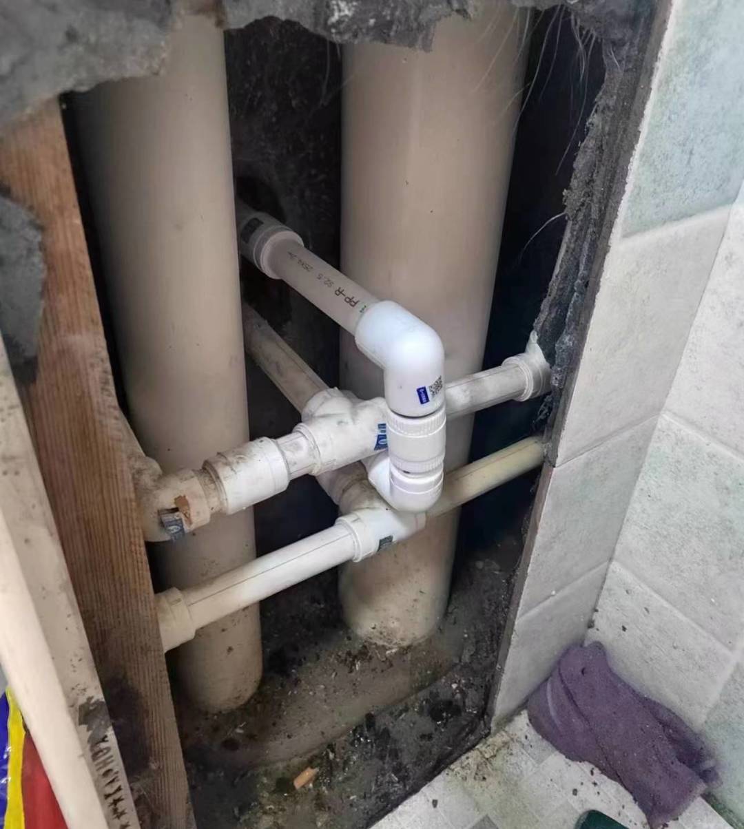 卫生间打胶补漏靠谱吗,卫生间打胶补漏价格